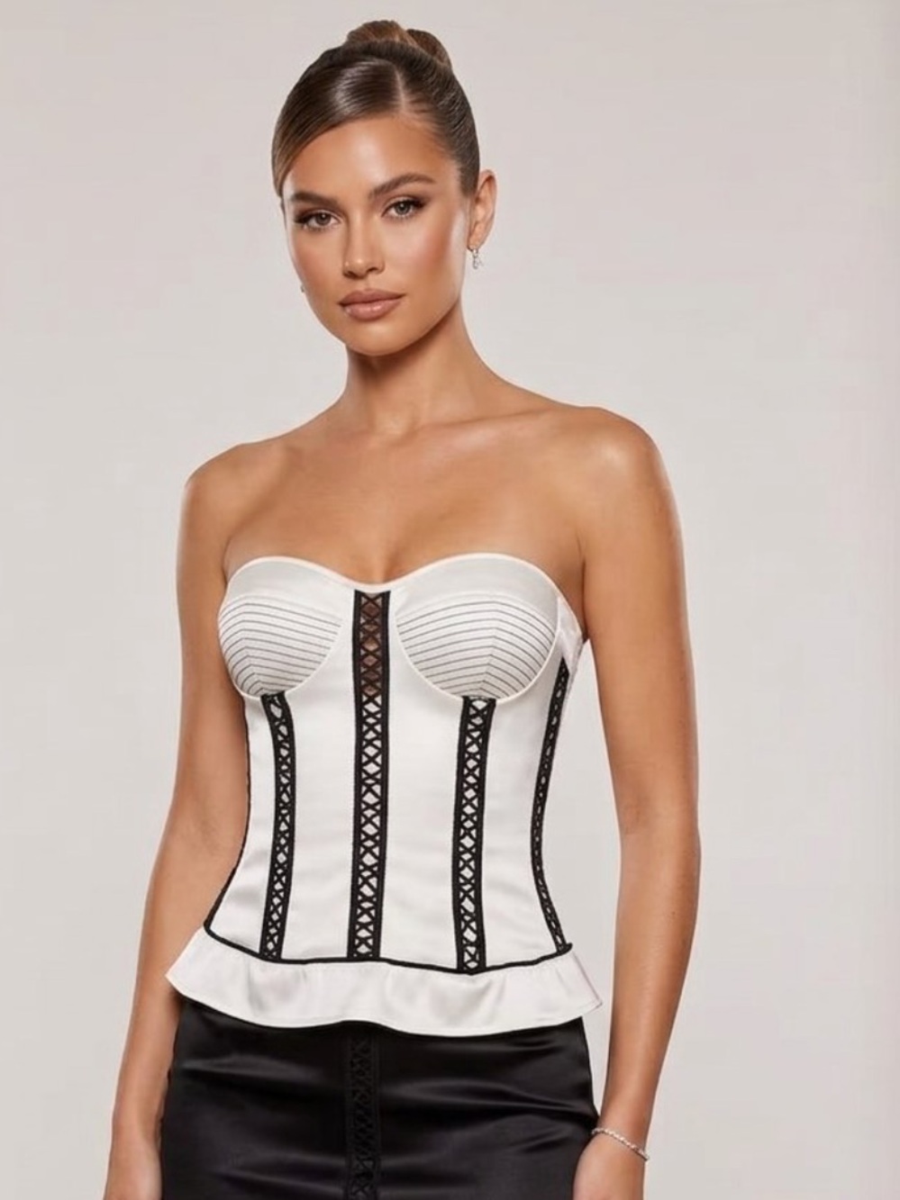 Vintage Charlotte Russe Y2K corset top
Goth, Whimsigoth, Vampy